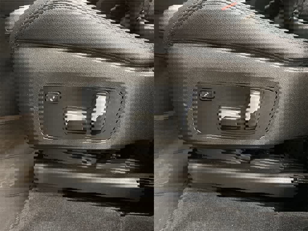 Used 2018 BMW X3 xDrive30i image 16