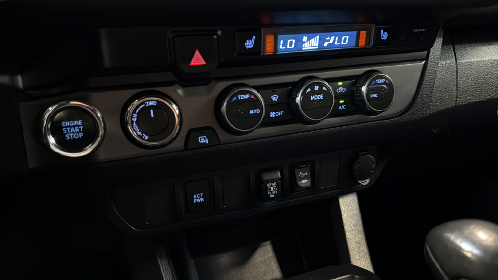 Used 2019 Toyota Tacoma SR5 AWD/4WD image 27