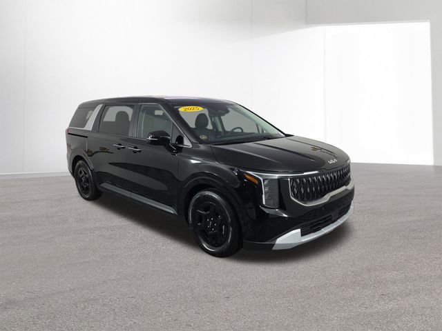 Used 2025 Kia Carnival FWD image 12