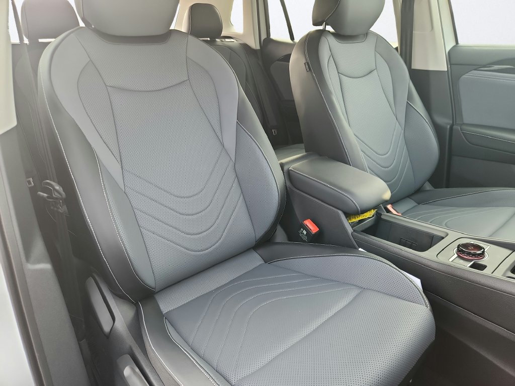 Certified 2026 Volkswagen Tiguan SE AWD/4WD image 24