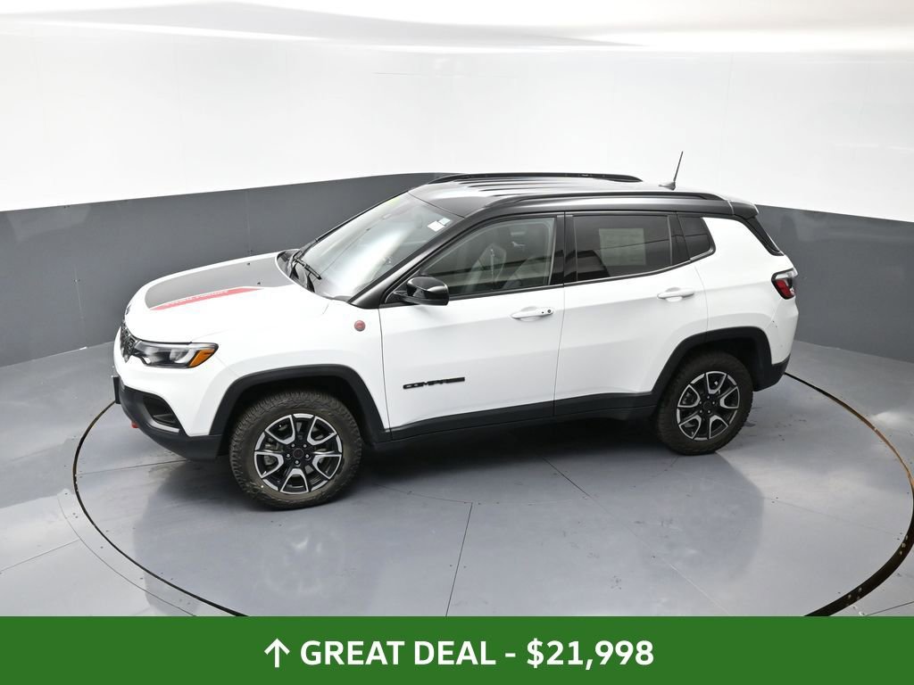 Used 2025 Jeep Compass Trailhawk w/ Trailer Tow Group image 48