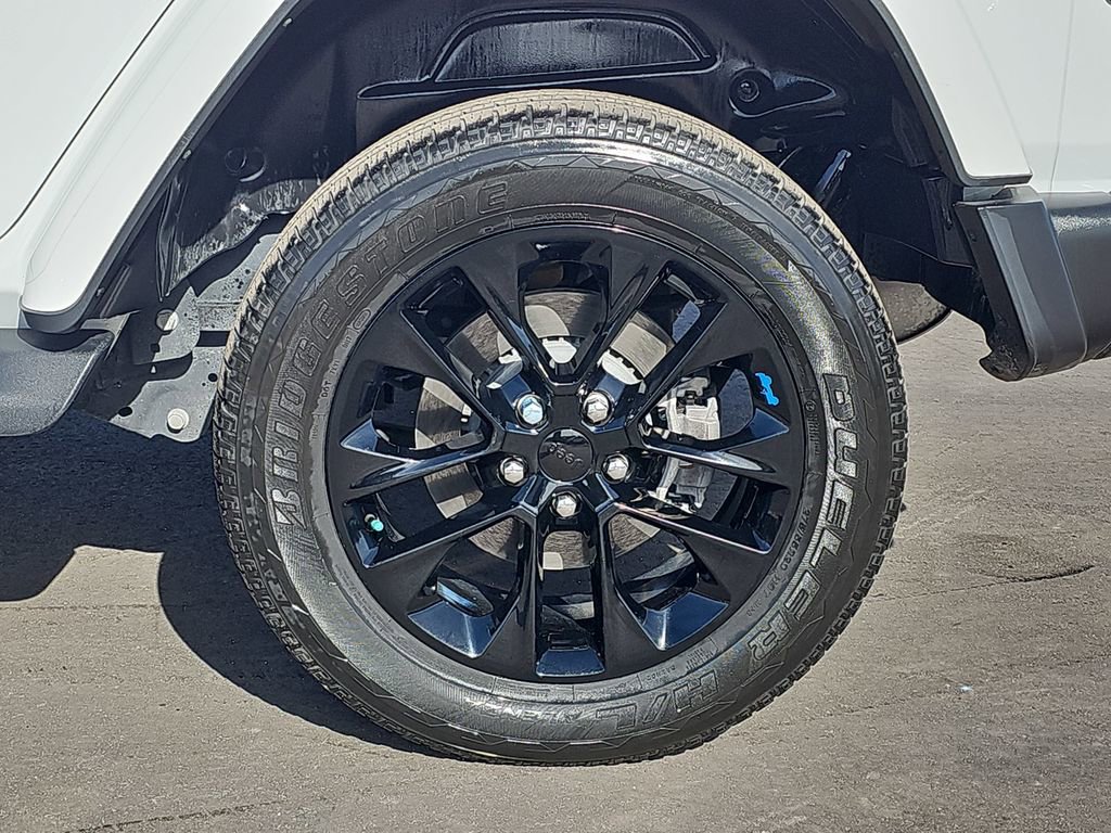 Used 2022 Jeep Wrangler Unlimited Sahara w/ Cold Weather Group image 38