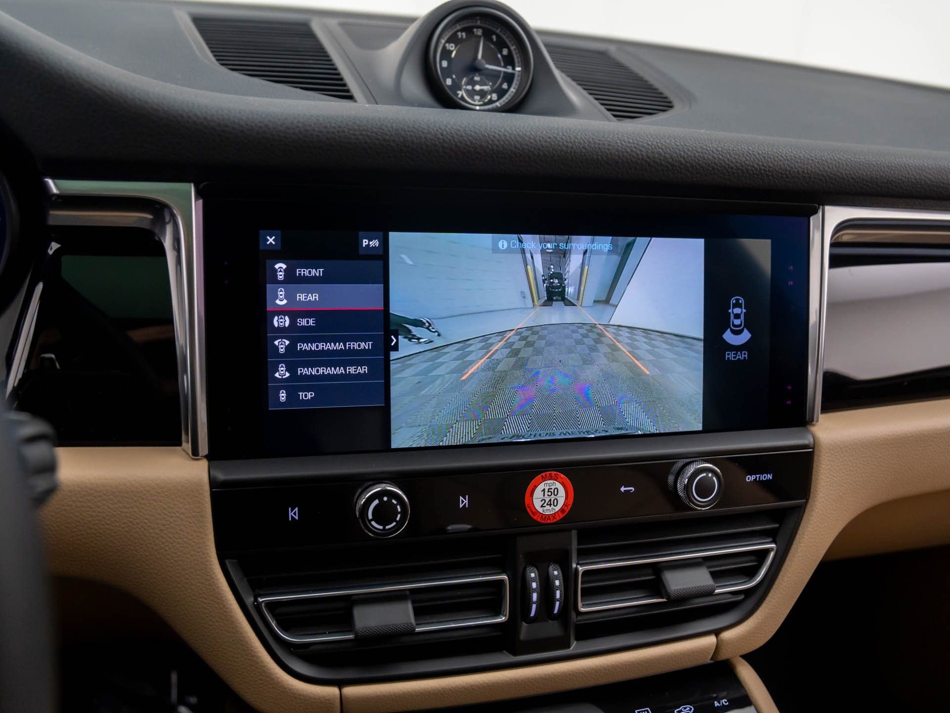 Certified 2025 Porsche Macan image 26