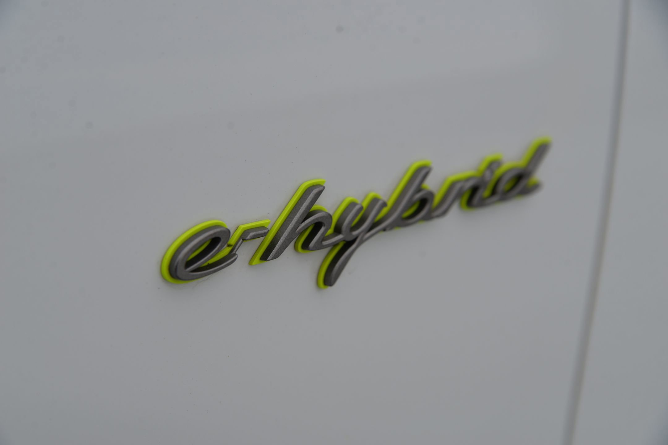 Certified 2022 Porsche Cayenne Platinum Edition image 21