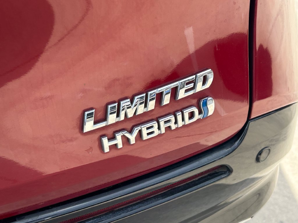 Used 2023 Toyota Sienna Limited AWD/4WD image 14