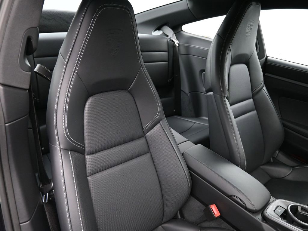 Used 2025 Porsche 911 Carrera w/ Premium Package image 11