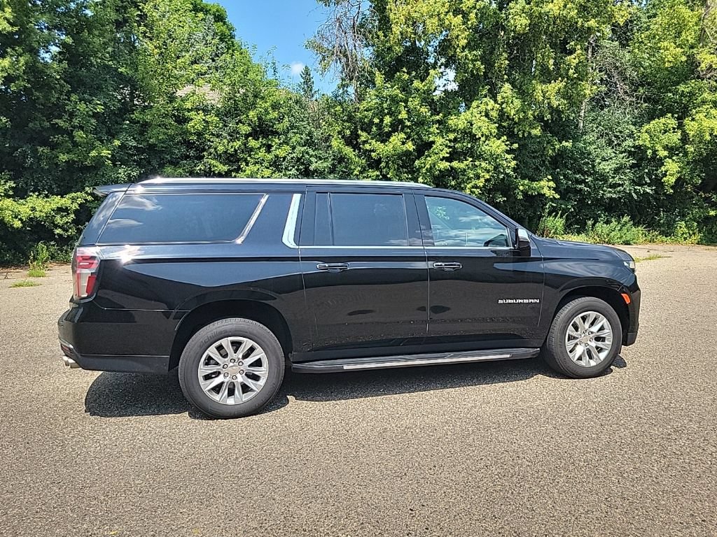 Used 2023 Chevrolet Suburban Premier AWD/4WD image 10