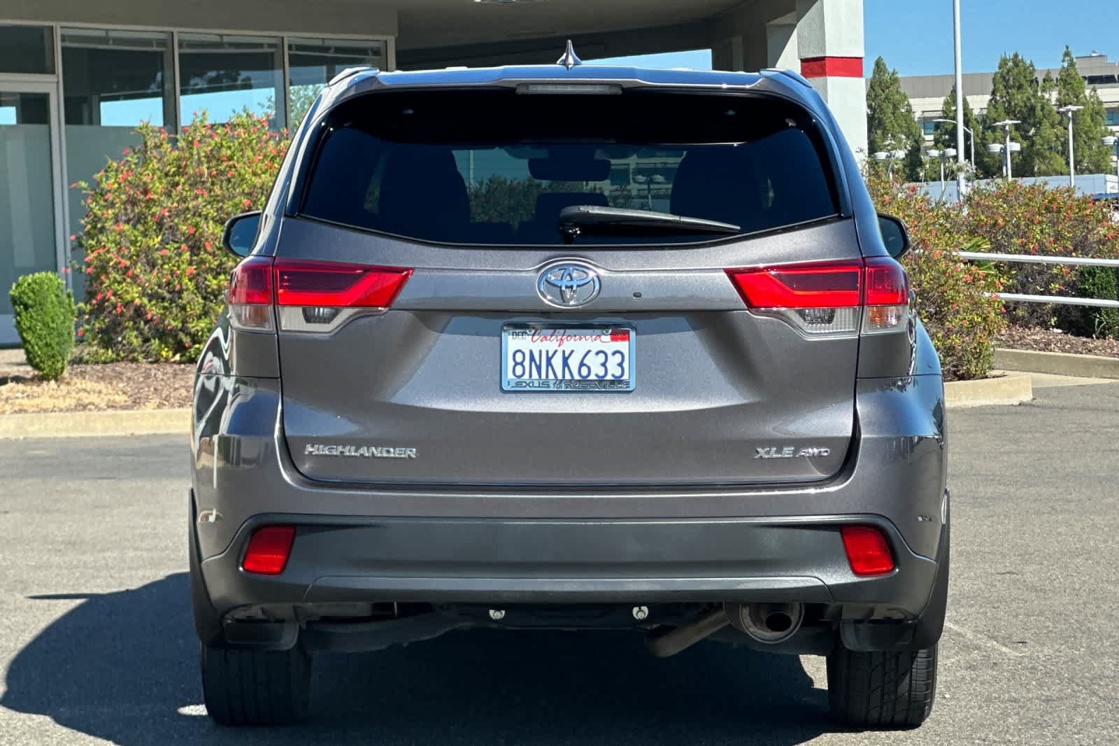 Used 2019 Toyota Highlander XLE AWD/4WD image 8