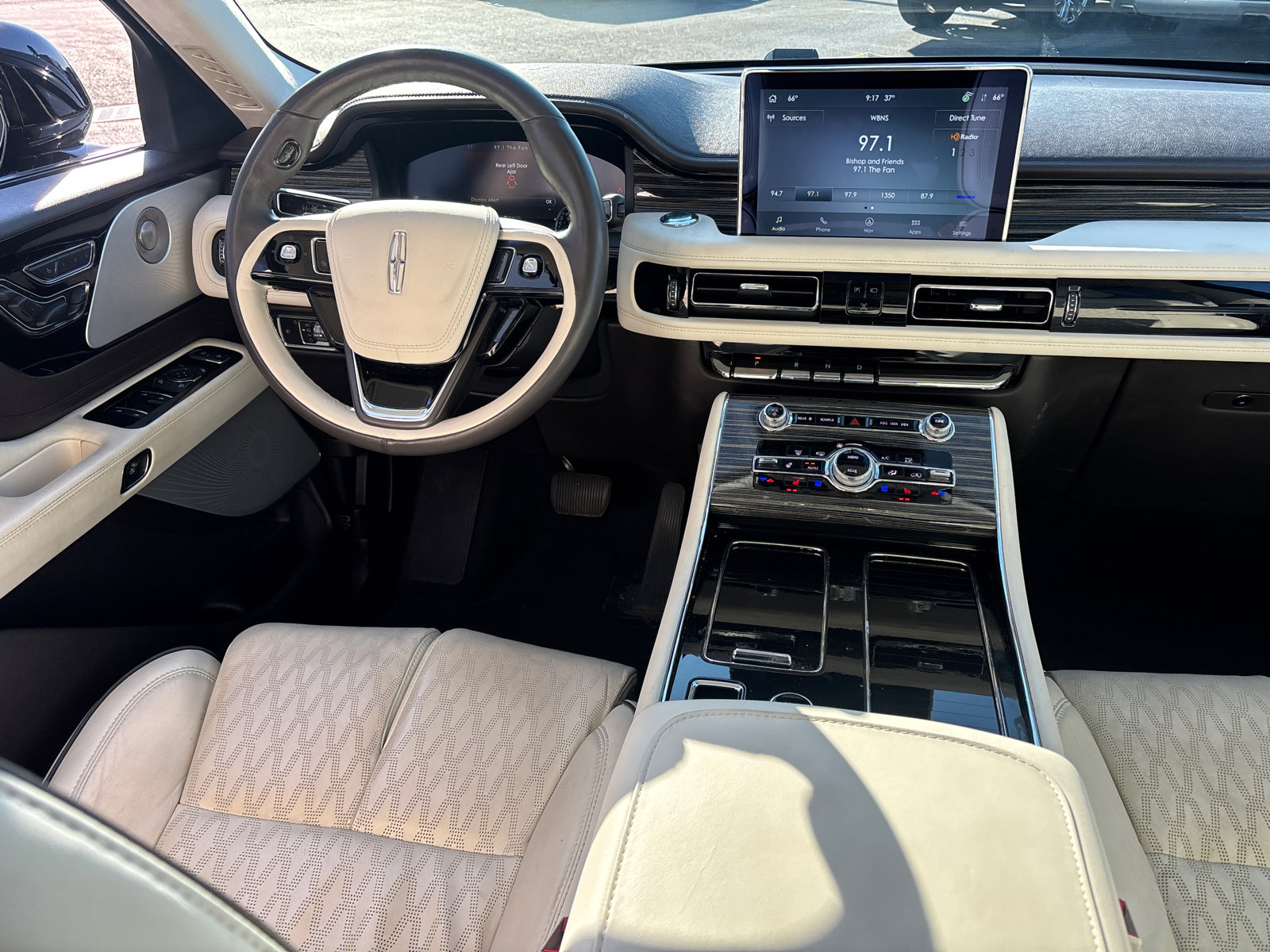 Used 2024 Lincoln Aviator Black Label w/ Jet Package image 30