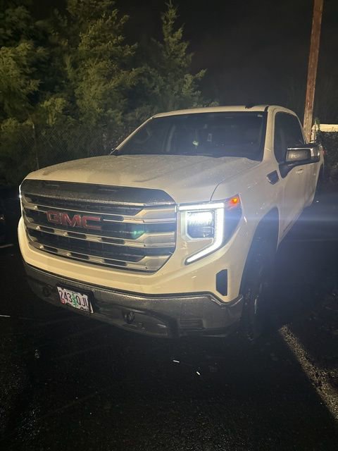 Used 2022 GMC Sierra 1500 SLE image 2