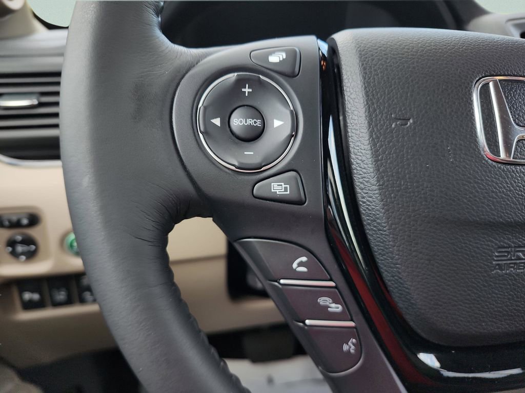 Used 2017 Honda Pilot Touring image 28