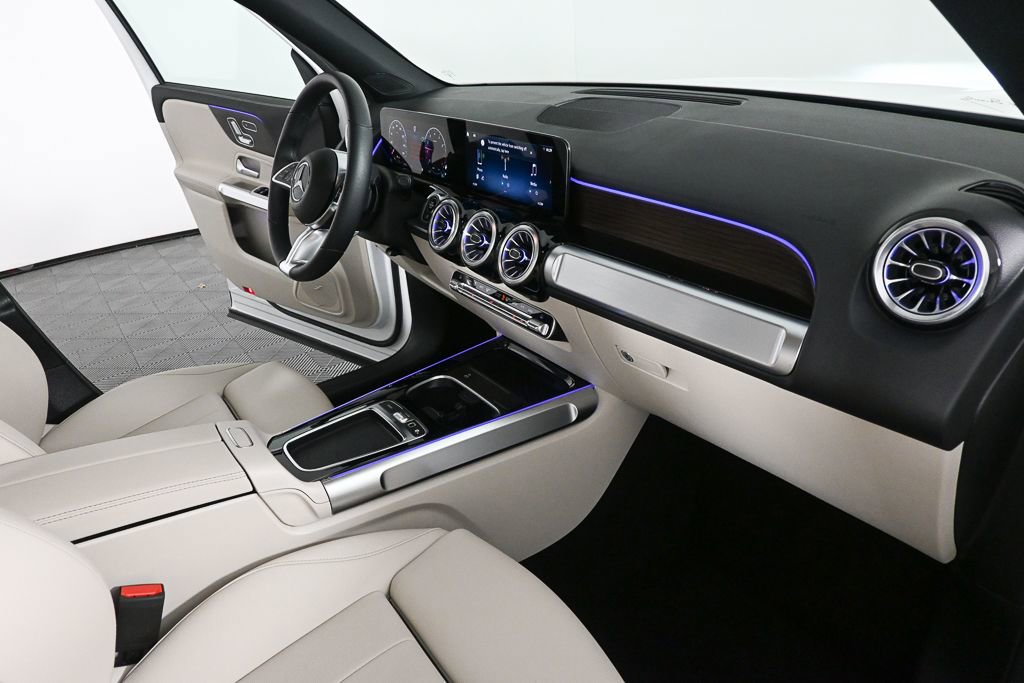 Used 2025 Mercedes-Benz GLB 250 image 24