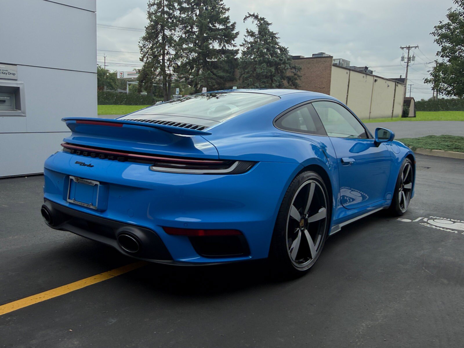 Certified 2022 Porsche 911 Turbo AWD/4WD image 13