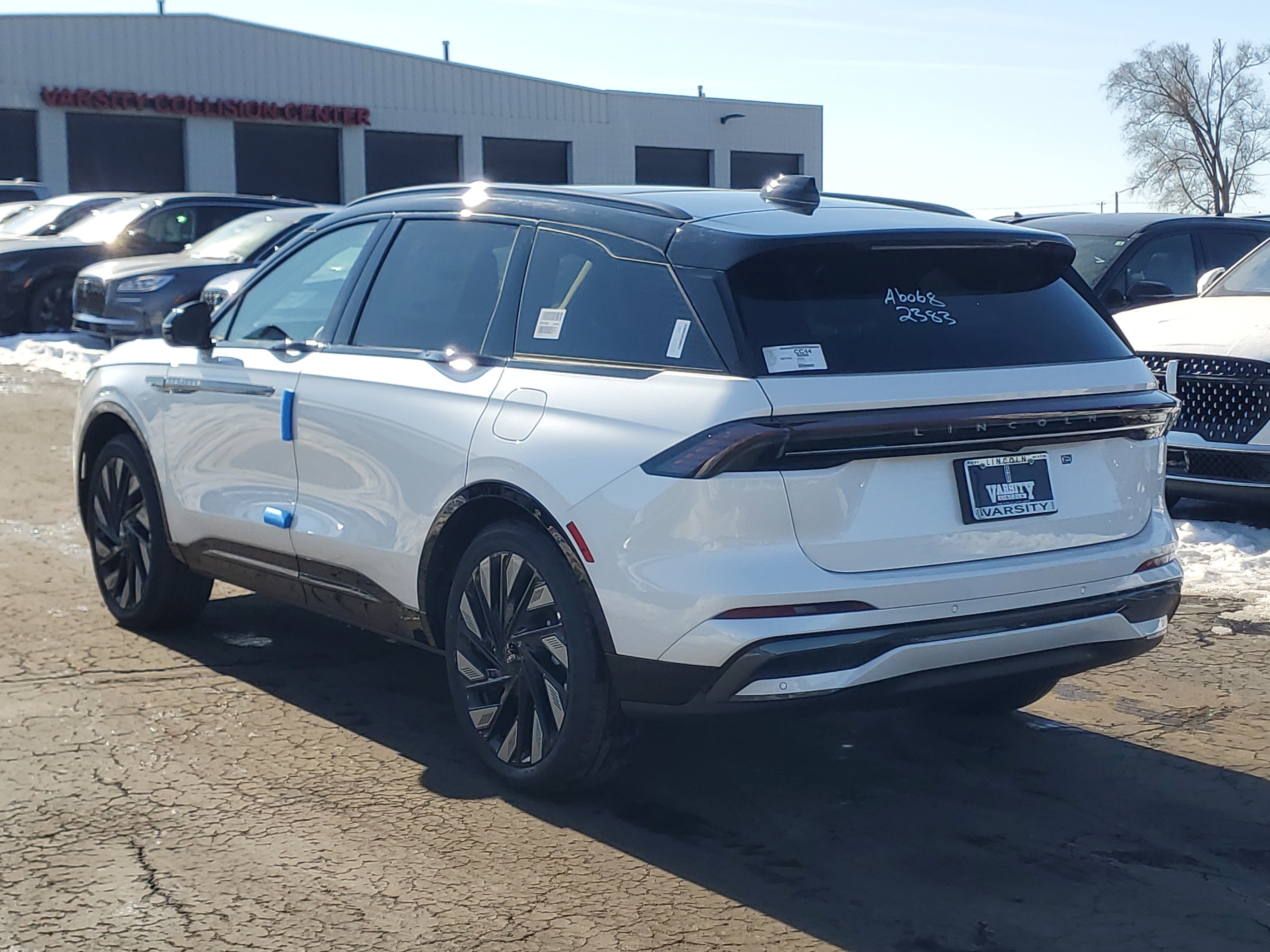 New 2026 Lincoln Nautilus Reserve w/ Jet Appearance Package image 3