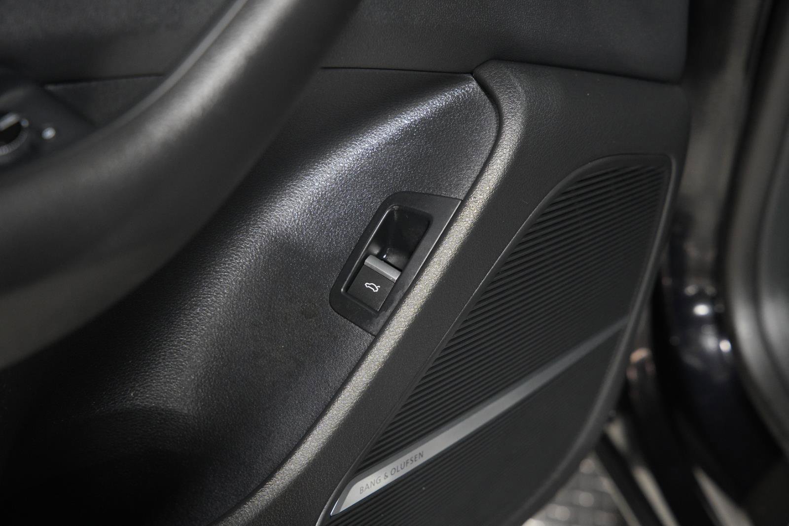 Used 2021 Audi Q8 Premium Plus w/ Premium Plus Package image 25