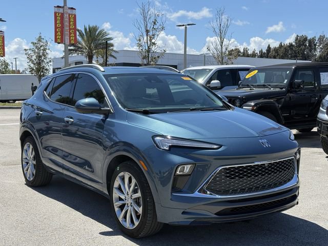 Used 2024 Buick Encore GX Avenir w/ Avenir Technology Package image 4