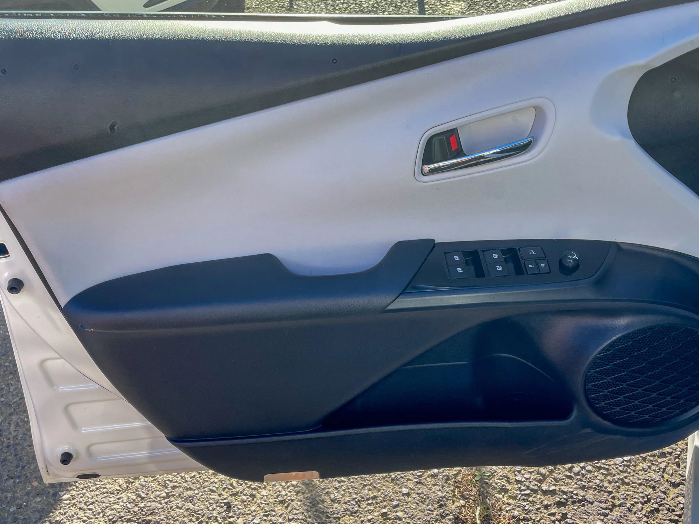 Used 2017 Toyota Prius Two w/ Carpet Mat Package image 10