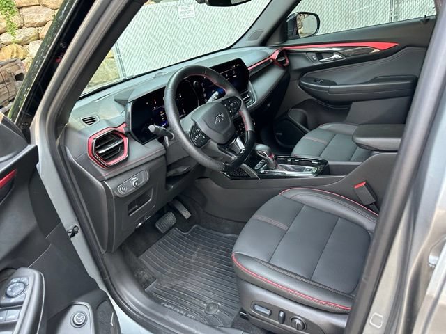 Used 2025 Chevrolet TrailBlazer RS w/ Convenience Package AWD/4WD image 45