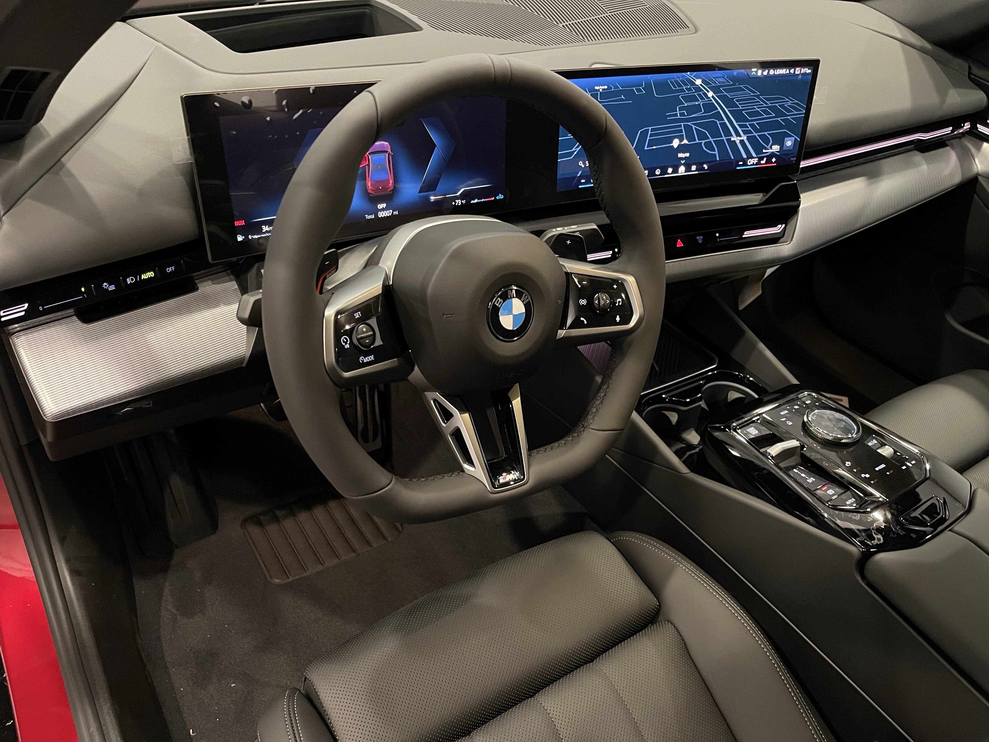 Used 2026 BMW 530i xDrive w/ M Sport Package AWD/4WD image 7