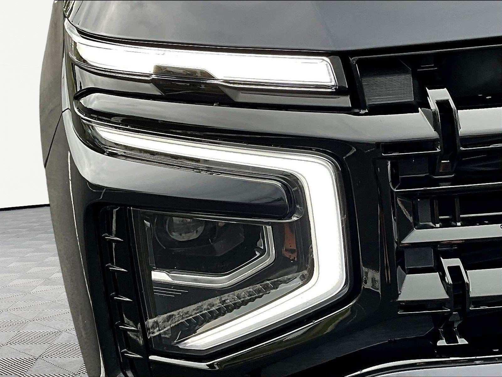 Used 2026 Chevrolet Tahoe Z71 w/ Comfort Package AWD/4WD image 33