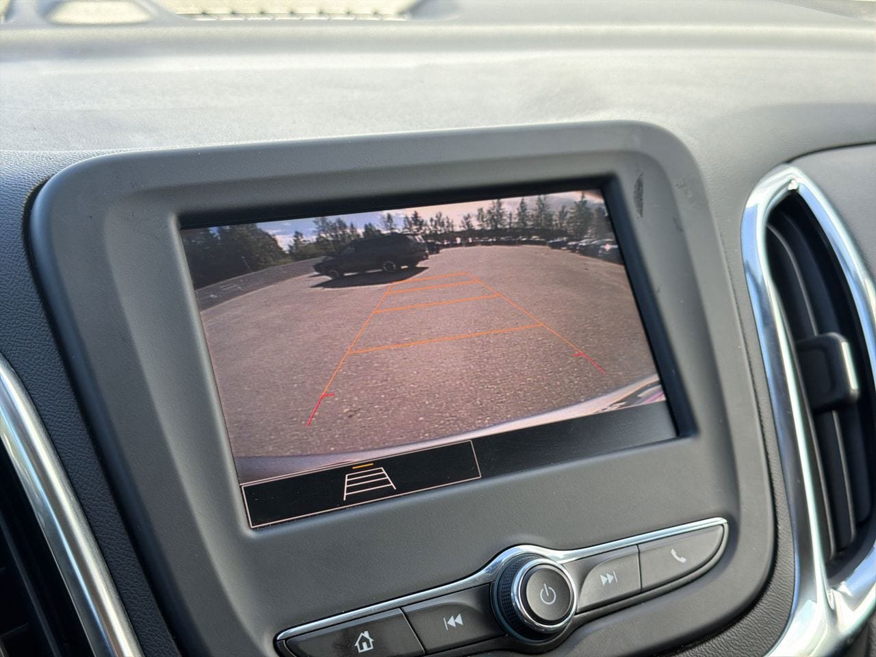 Used 2024 Chevrolet Equinox LT AWD/4WD image 17