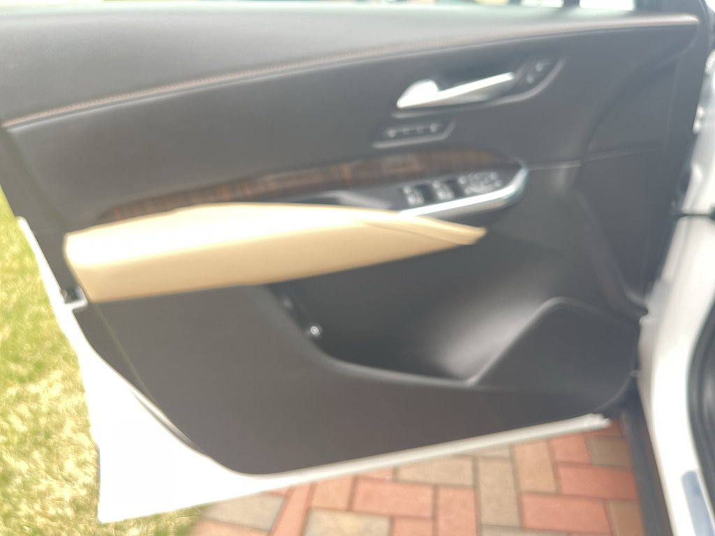 Used 2024 Cadillac XT4 Premium Luxury image 22