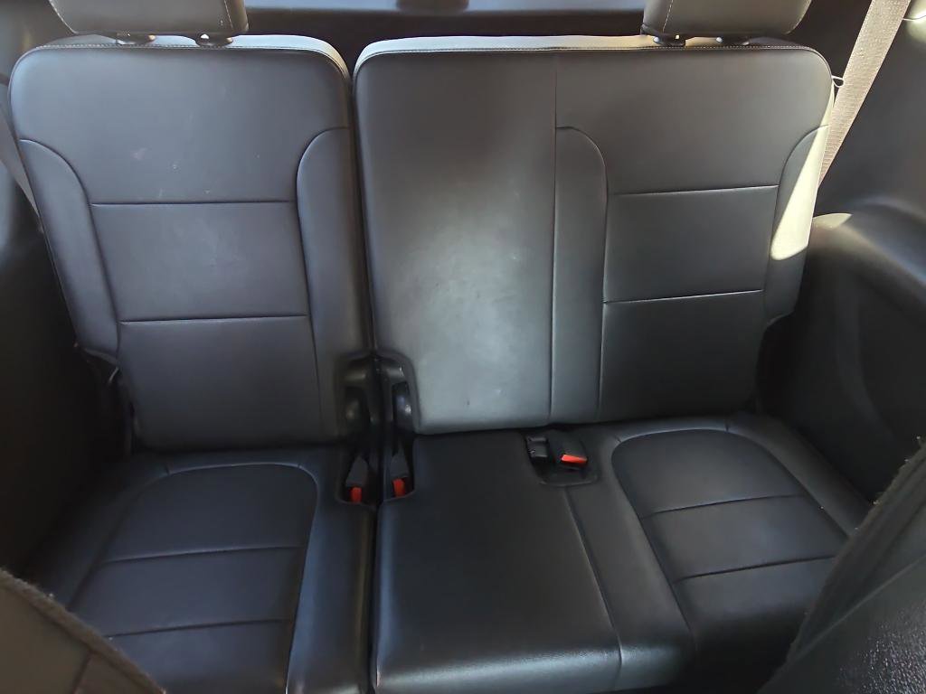 Used 2023 Chevrolet Traverse Premier image 38