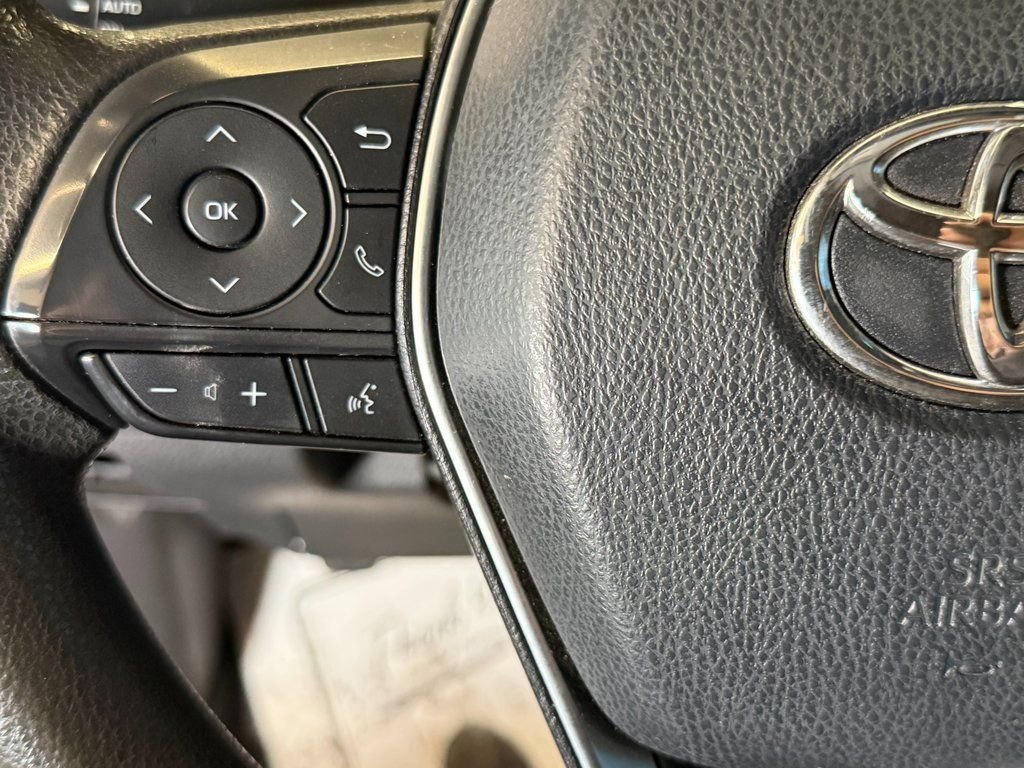 Used 2018 Toyota Camry LE FWD image 10