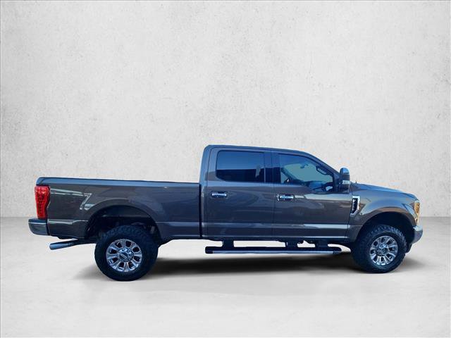 Used 2017 Ford F250 XLT w/ XLT Premium Package AWD/4WD image 4