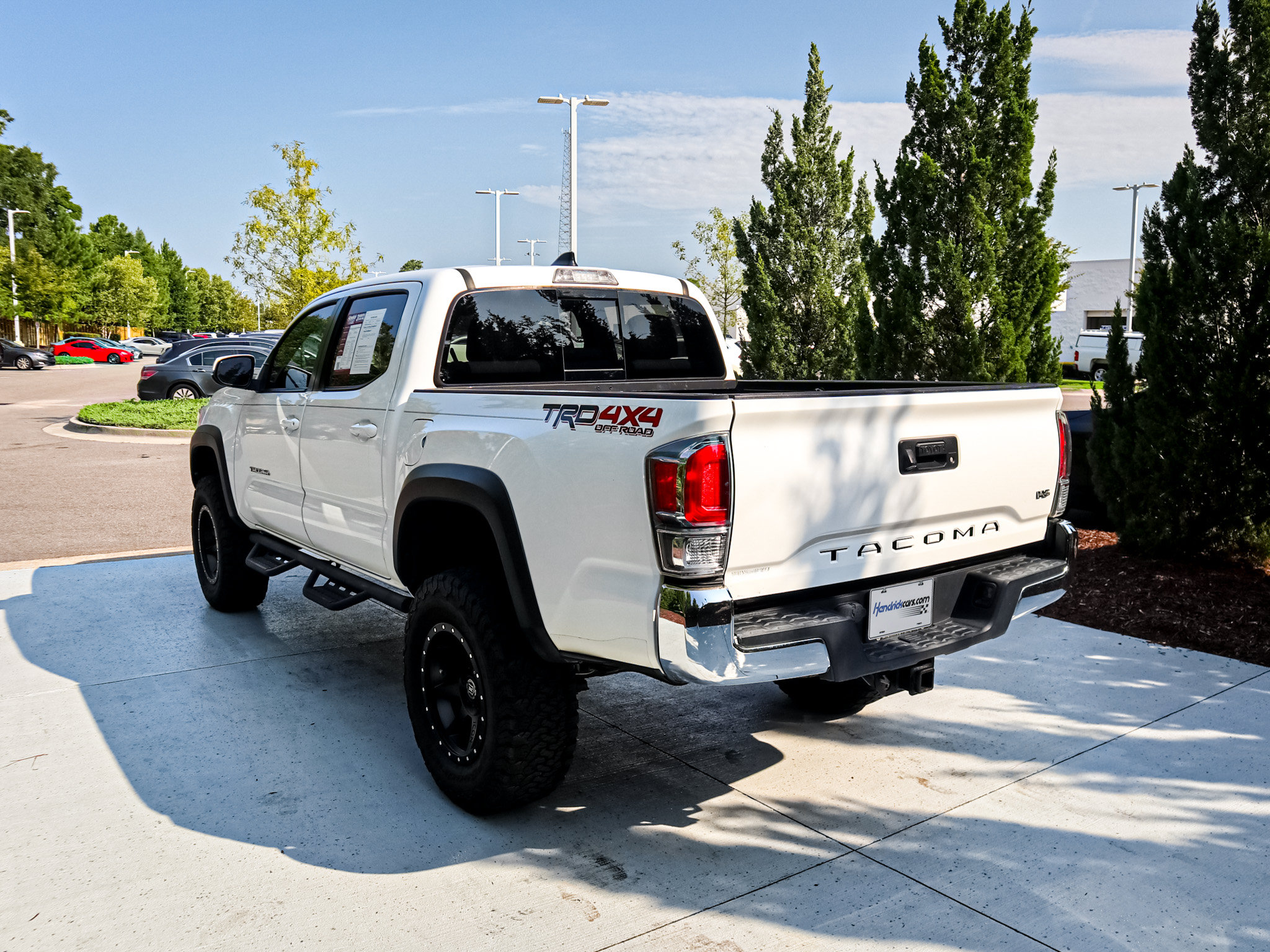 Used 2020 Toyota Tacoma TRD Off-Road AWD/4WD image 8