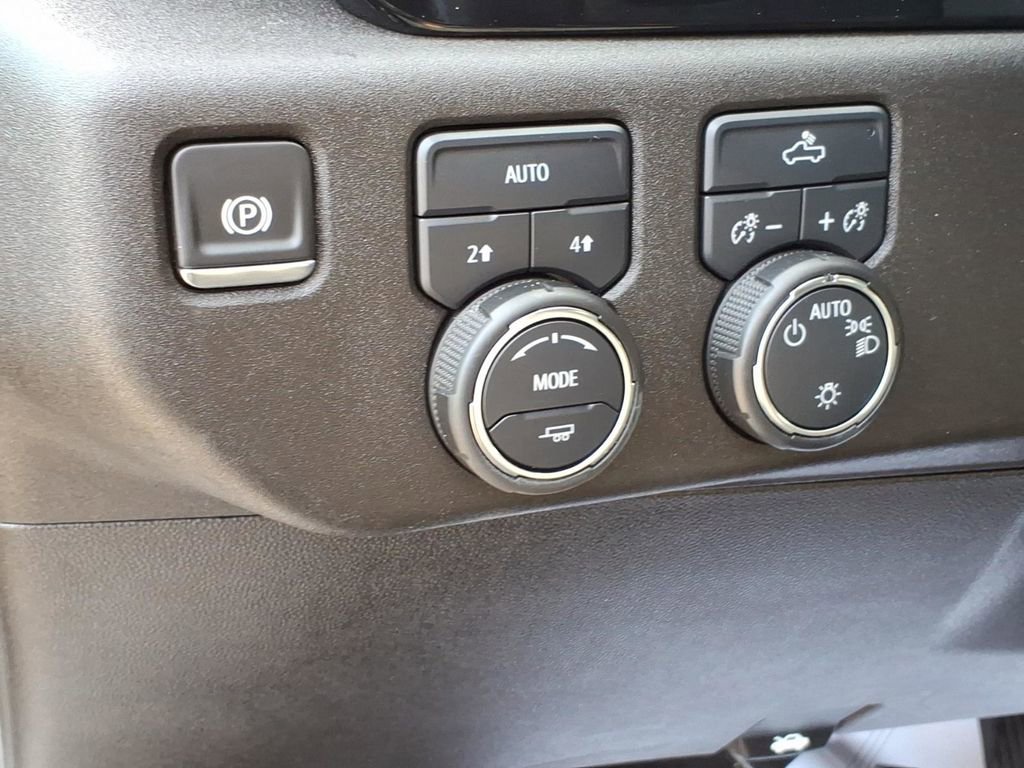Certified 2025 Chevrolet Silverado 1500 LT image 16