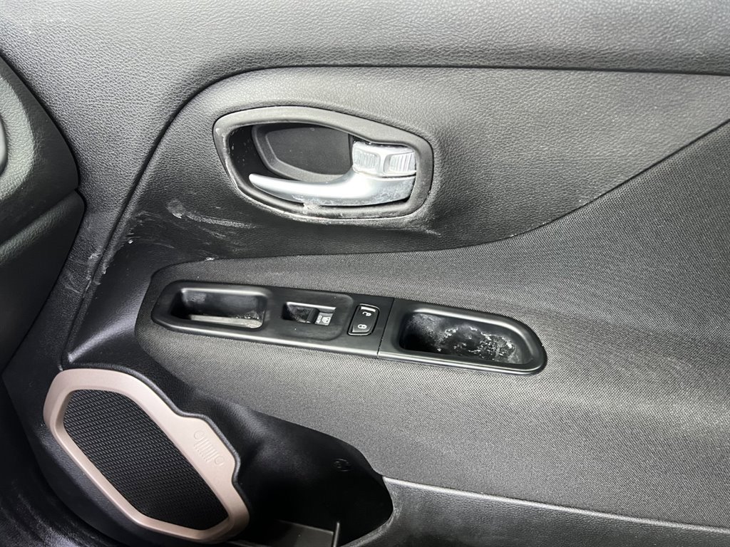 Used 2017 Jeep Renegade Sport w/ Power & Air Group FWD image 23
