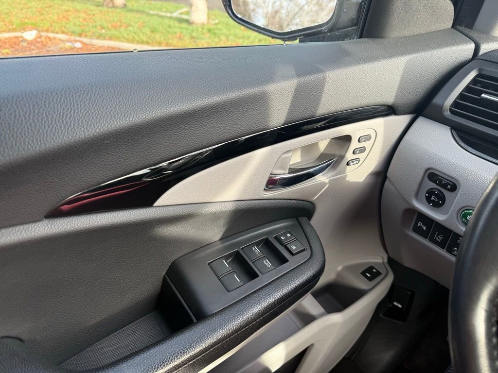 Used 2017 Honda Pilot Touring image 26
