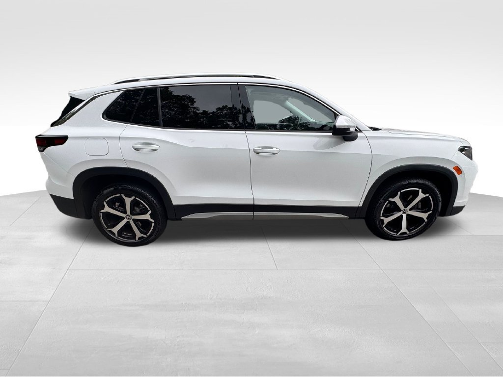 Used 2026 Volkswagen Tiguan SE w/ Panoramic Sunroof Package AWD/4WD image 7