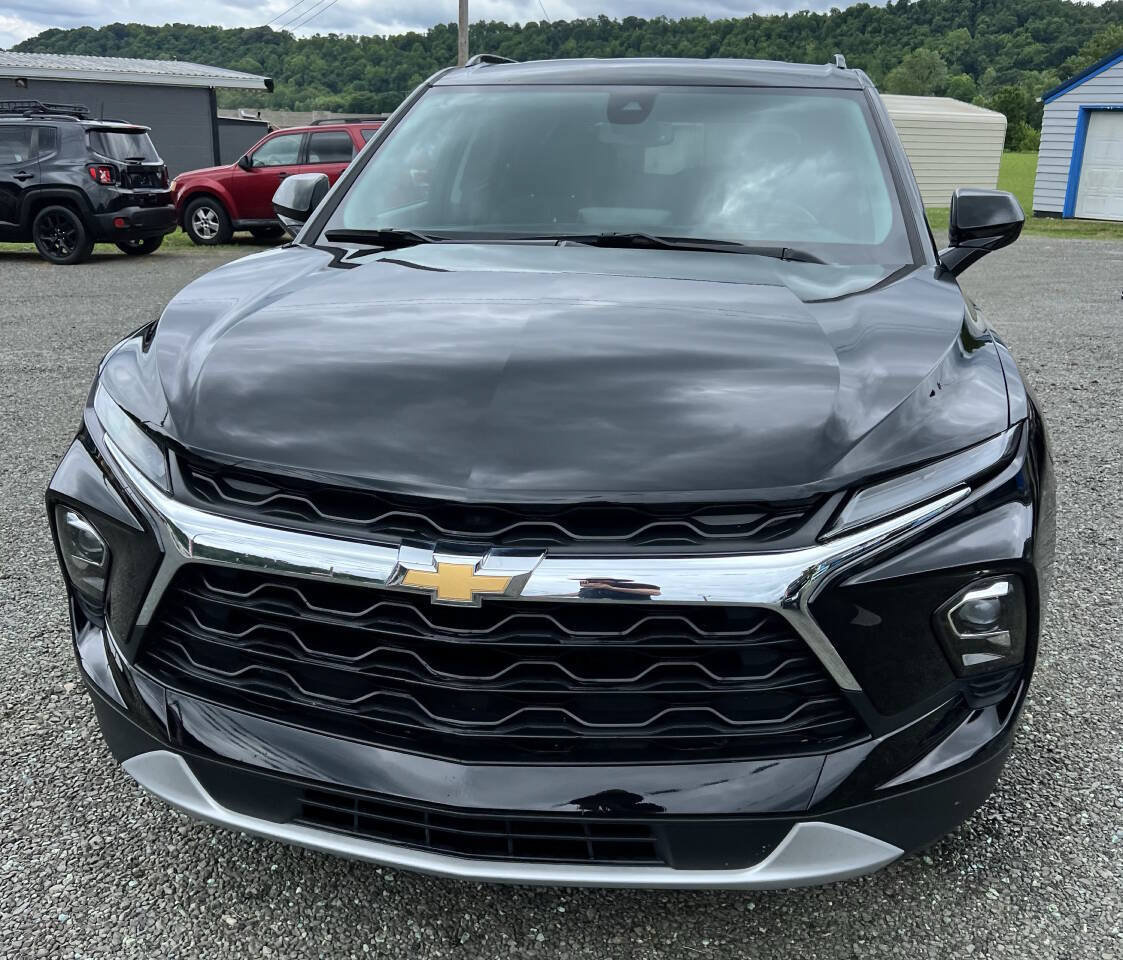 Used 2024 Chevrolet Blazer LT w/ Convenience Package FWD image 3