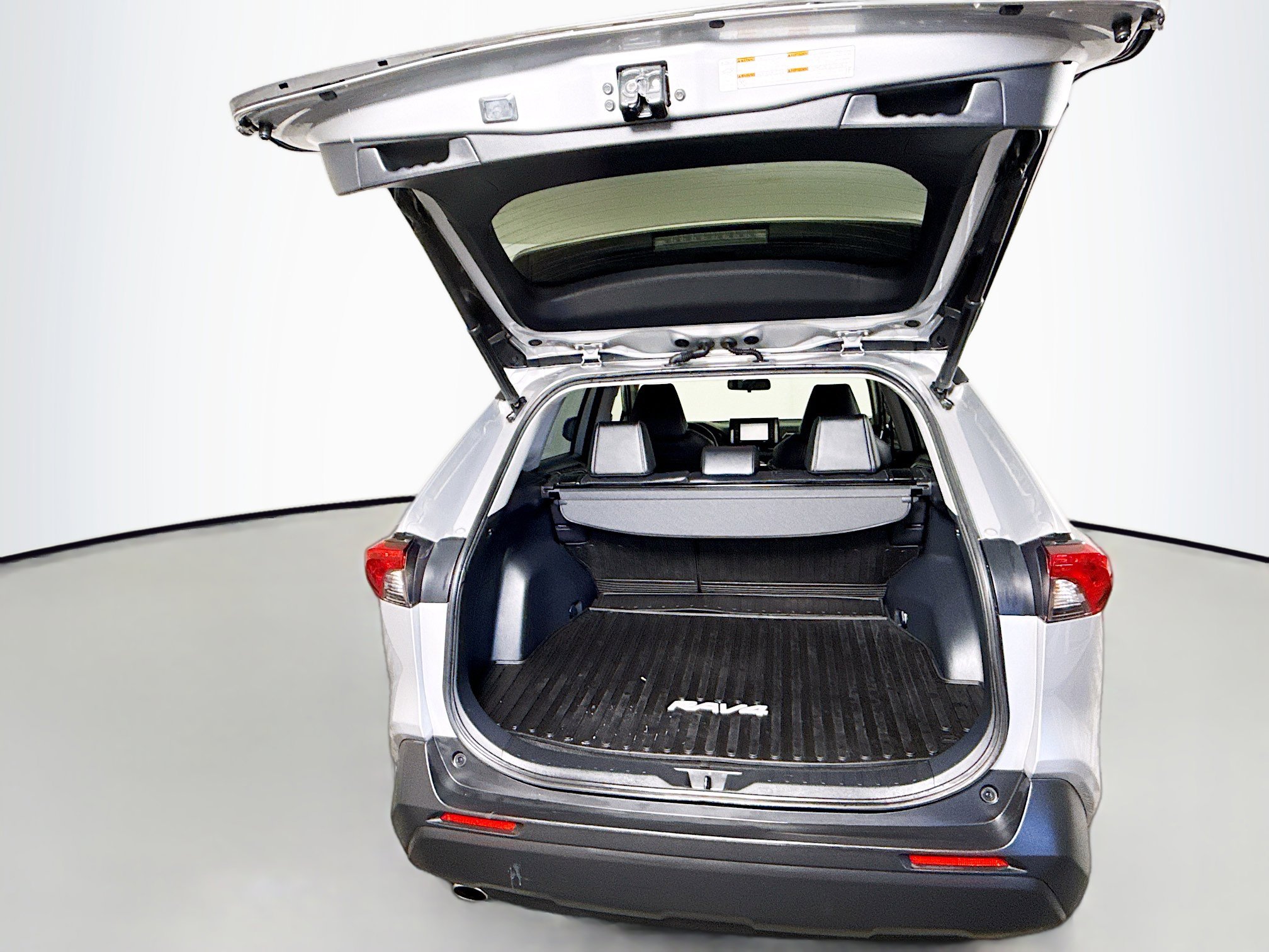 Certified 2020 Toyota RAV4 XLE Premium AWD/4WD image 24