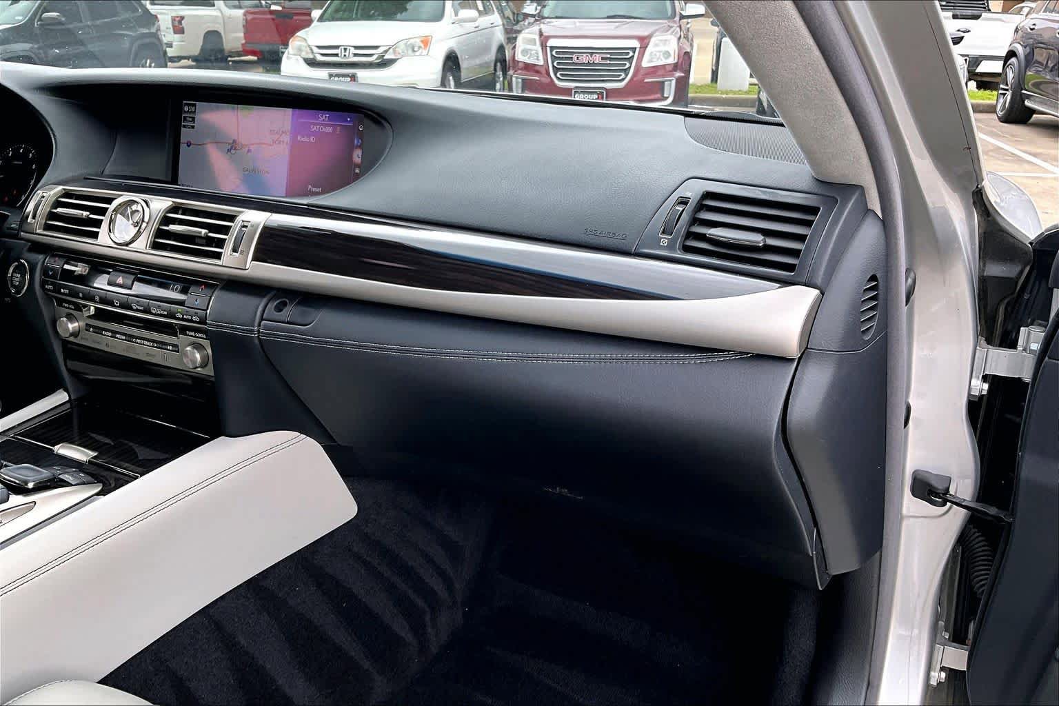 Used 2017 Lexus LS 460 L RWD image 16