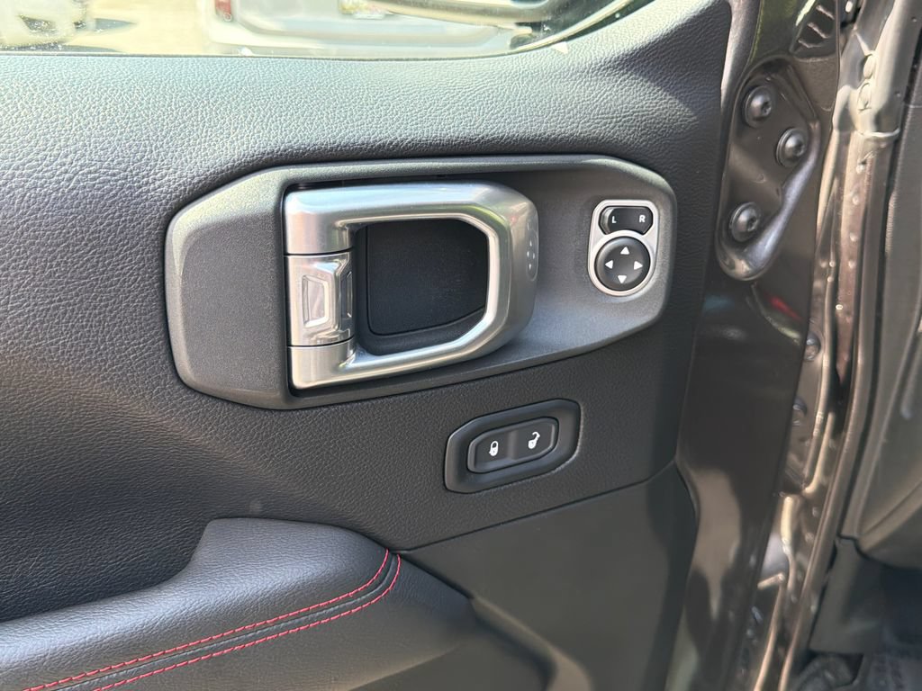 Used 2019 Jeep Wrangler Unlimited Rubicon AWD/4WD image 17