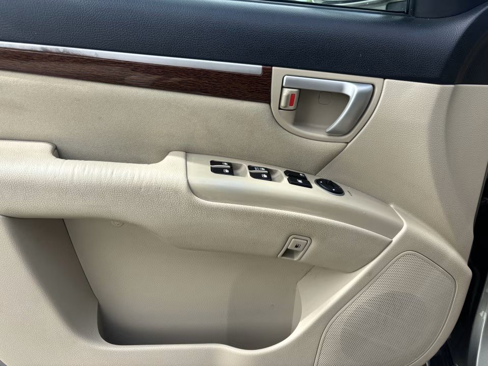 Used 2007 Hyundai Santa Fe SE FWD image 24