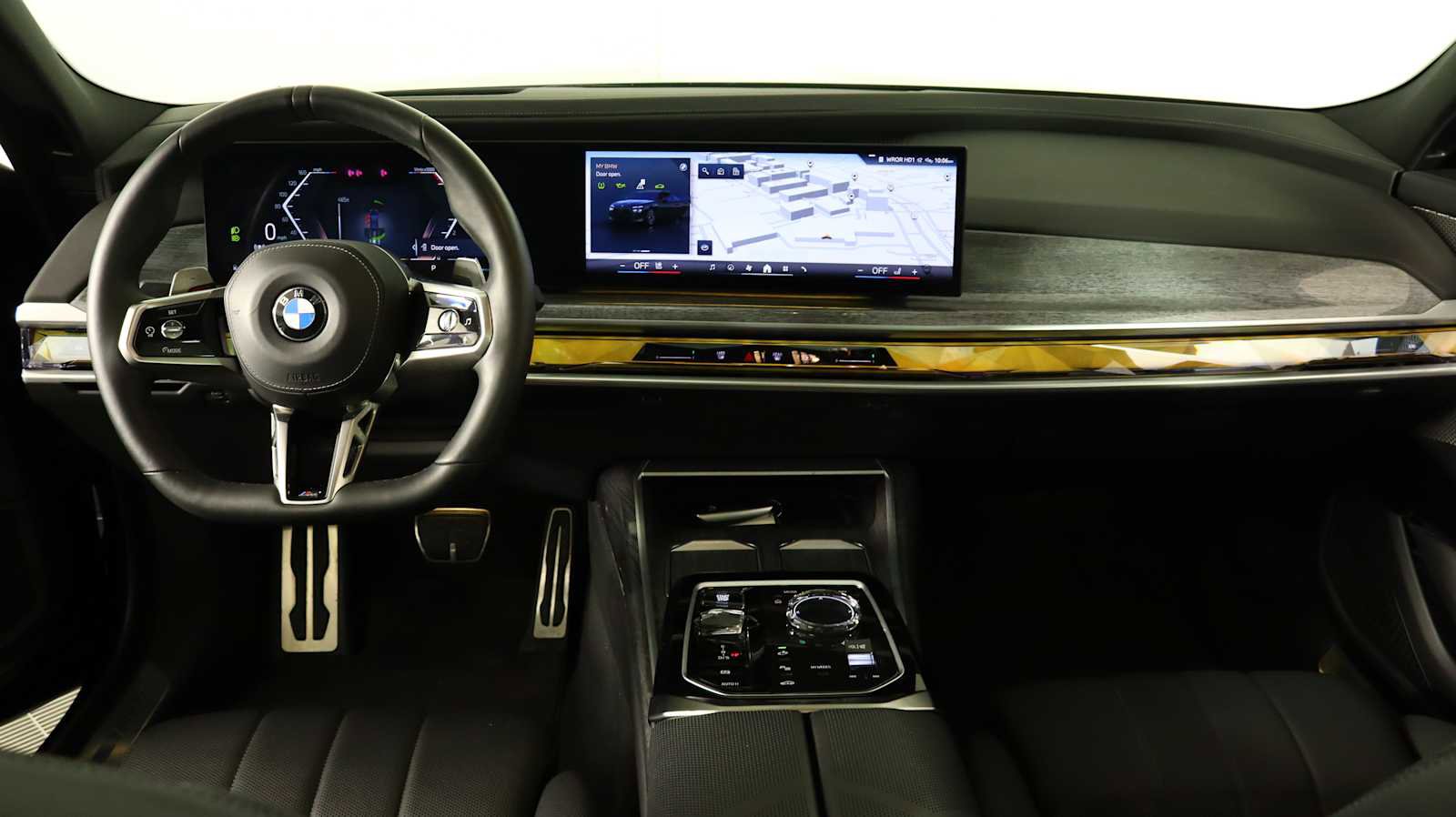 Used 2023 BMW 760i xDrive w/ Executive Package image 23