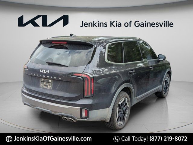 Used 2025 Kia Telluride EX w/ EX Captain's Chair Package FWD image 2