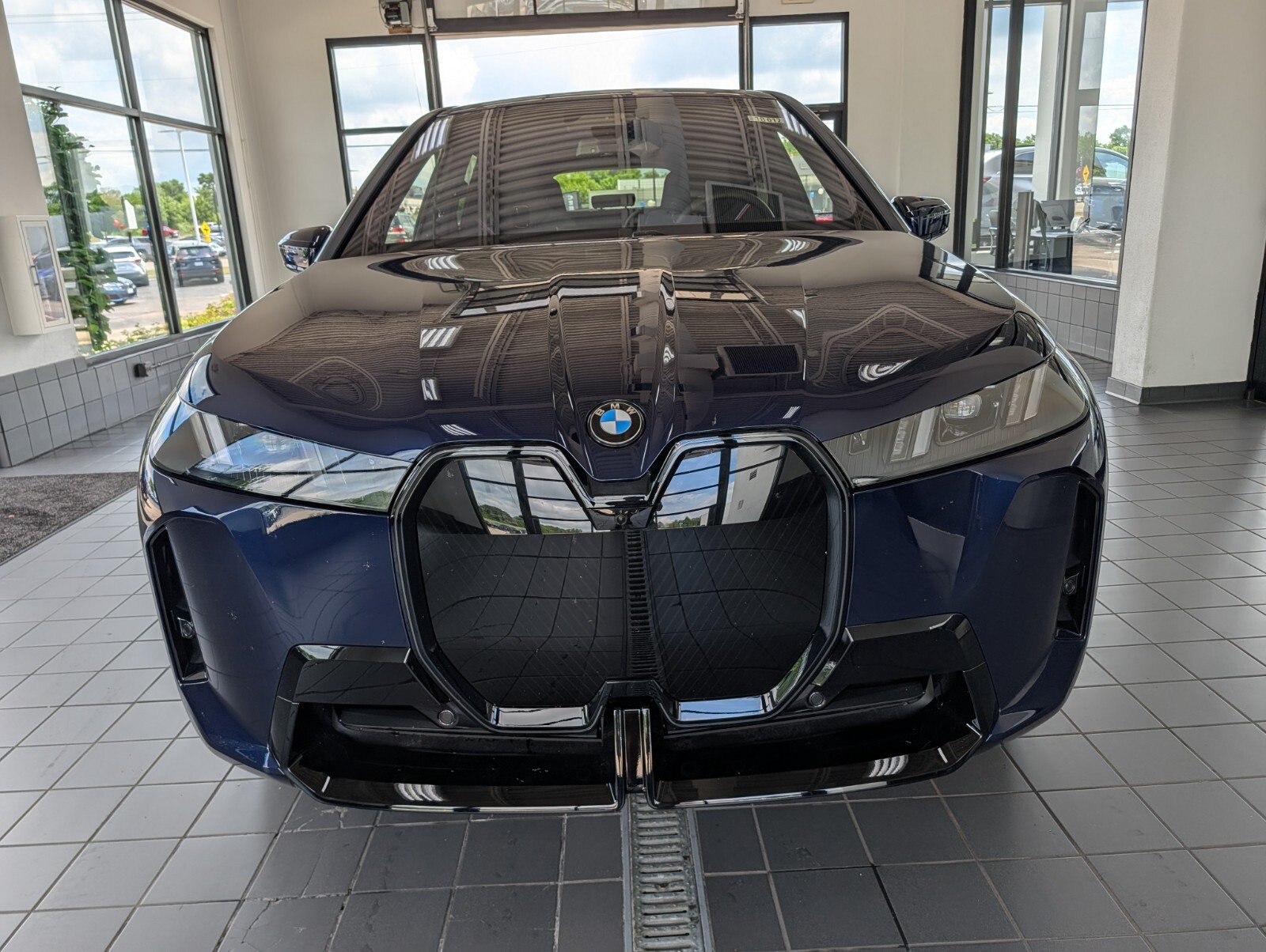 New 2026 BMW iX xDrive45 w/ M Sport Package AWD/4WD image 8