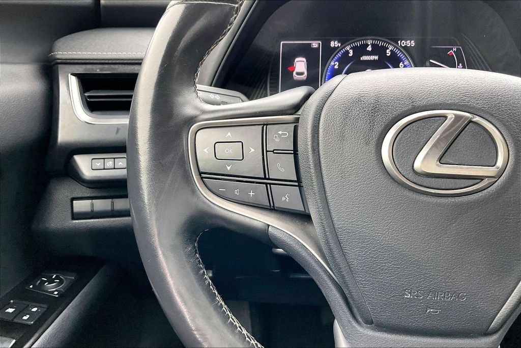 Used 2019 Lexus UX 200 w/ Premium Package FWD image 10