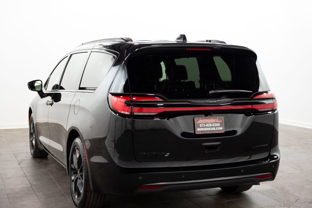 Used 2026 Chrysler Pacifica Limited w/ S Appearance Package FWD image 15