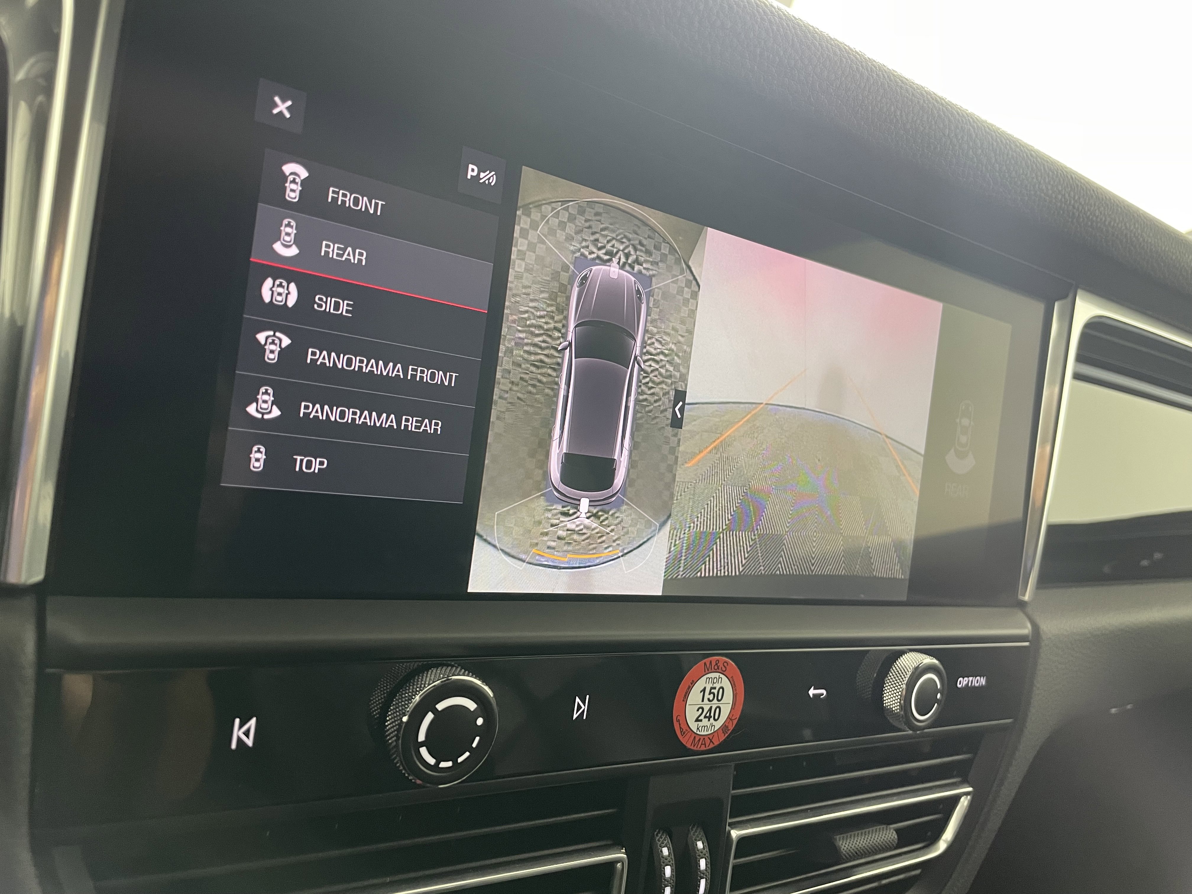 Used 2025 Porsche Macan image 24