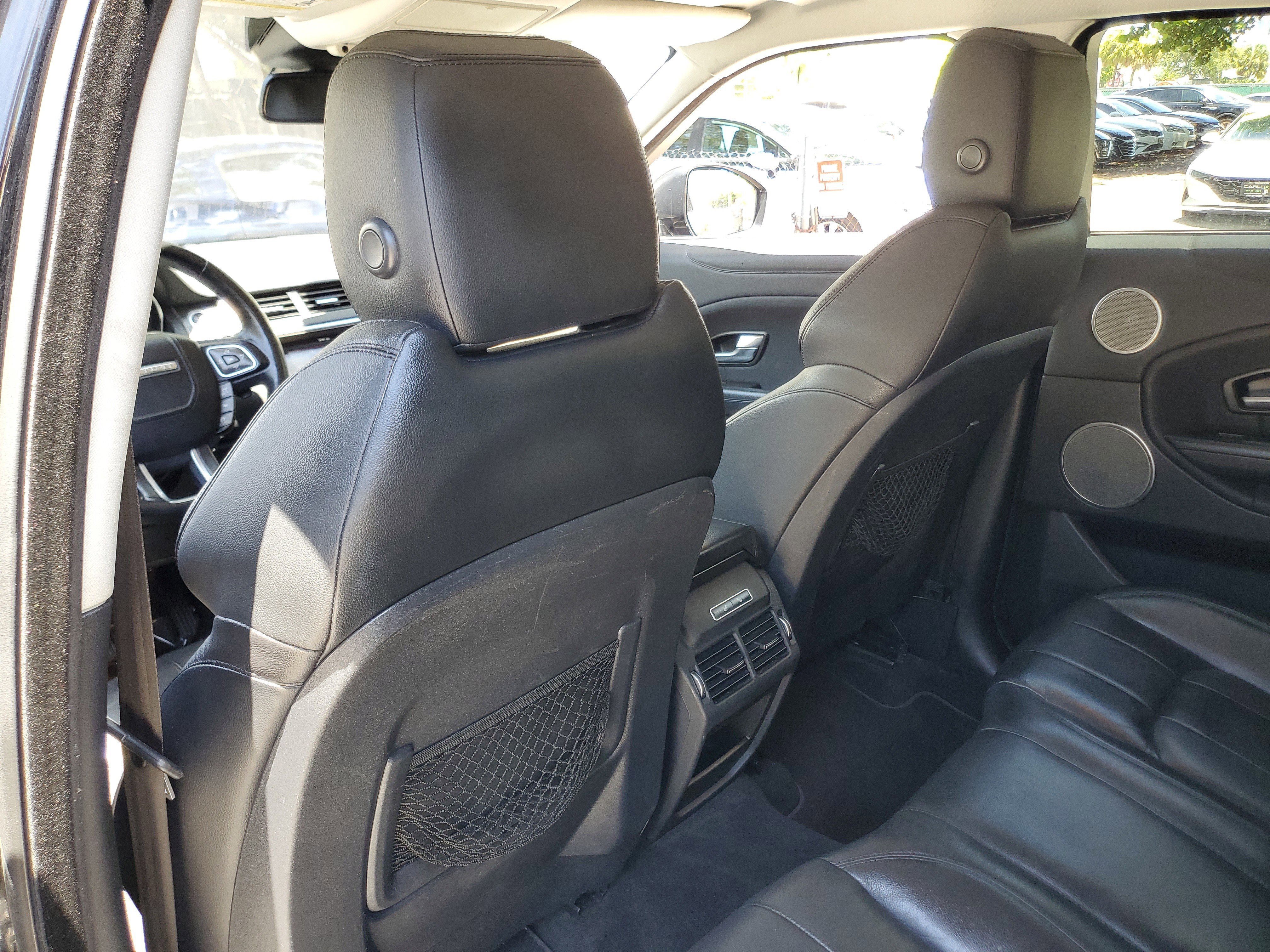 Used 2019 Land Rover Range Rover Evoque SE image 12