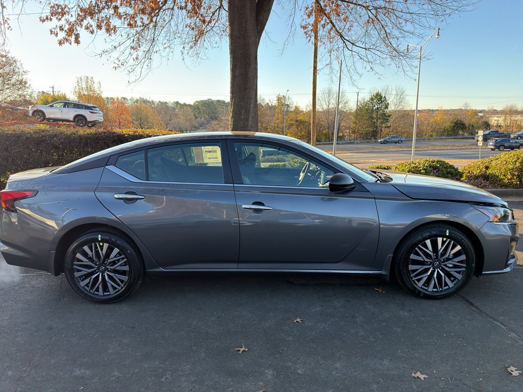 New 2025 Nissan Altima 2.5 SV image 8