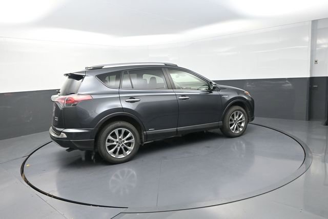 Used 2018 Toyota RAV4 Limited AWD/4WD image 8