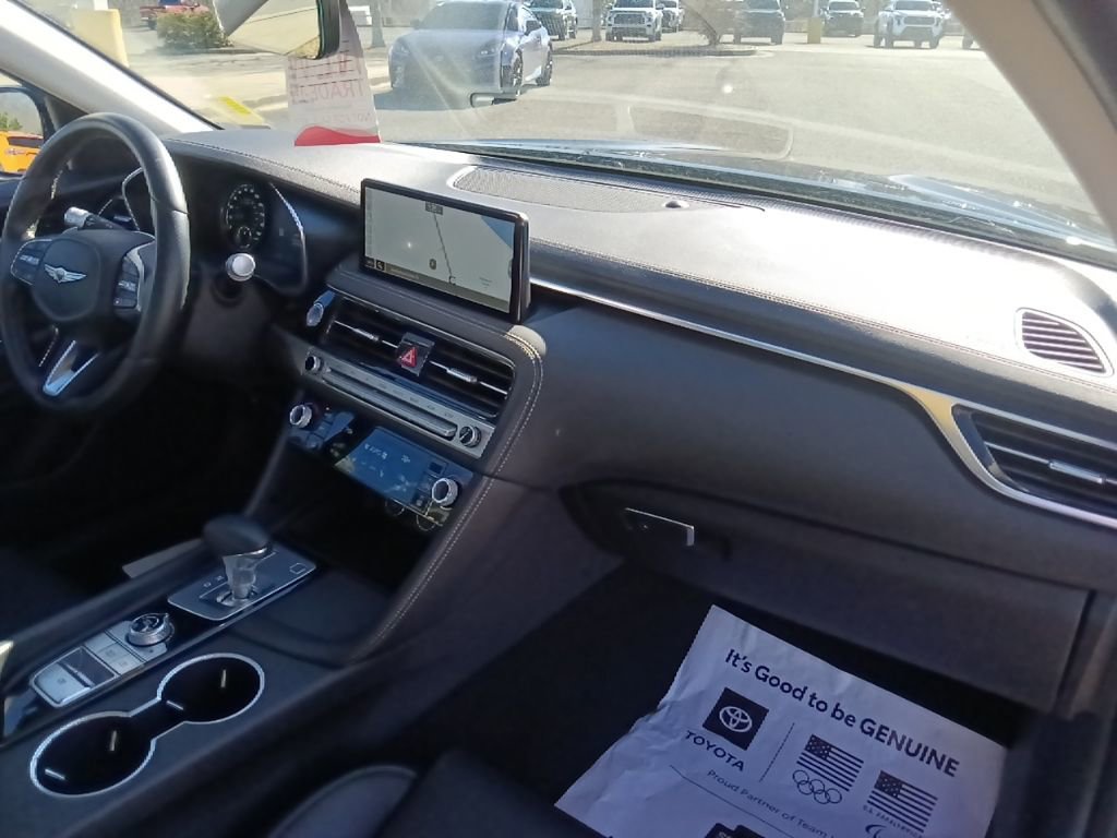 Used 2025 Genesis G70 2.5T image 33