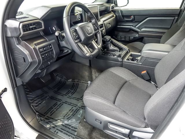 Used 2025 Toyota 4Runner SR5 AWD/4WD image 13